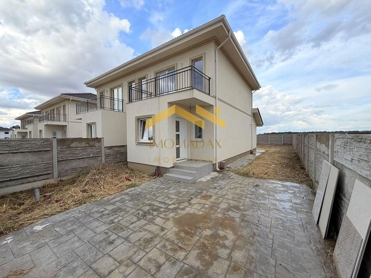 Duplex cu 3 camere cu Canalizare în Bucovăț (Remetea Mare)