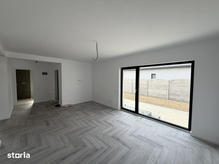 Casă cu 4 camere cu Teren 400 Mp în Clinceni