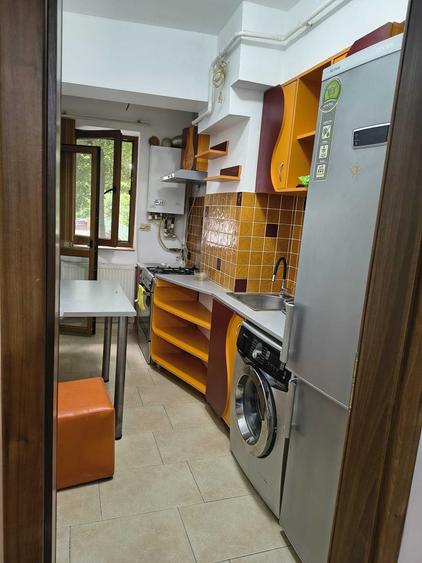 Apartament cu 2 camere semidecomandat în Tătărași
