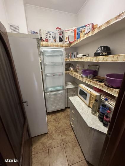 Casă cu 5 camere cu Teren 400 Mp în Titulescu