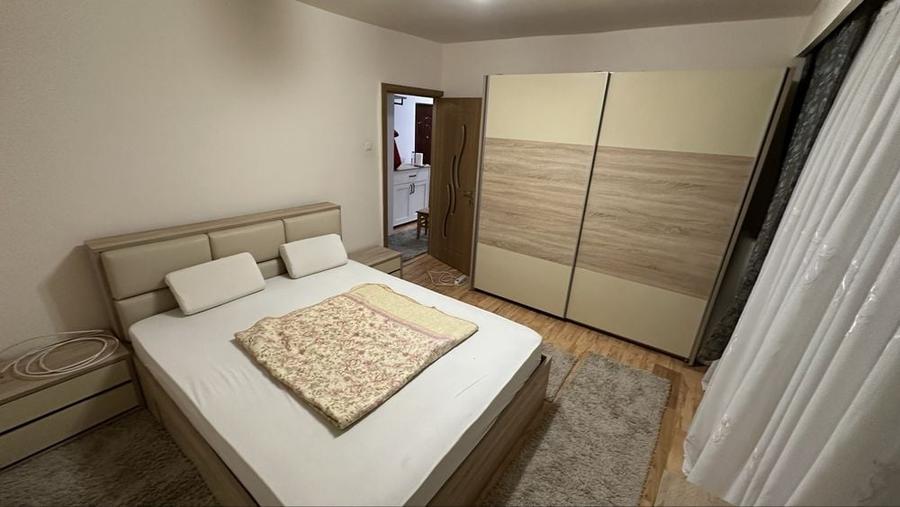 Apartament cu 2 camere decomandat în Între Lacuri