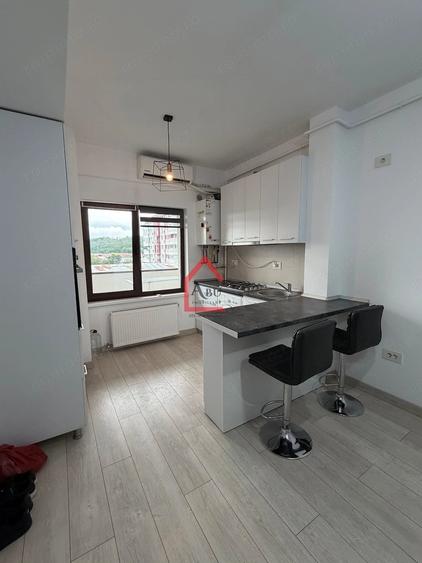 Apartament cu 2 camere semidecomandat în Filiași