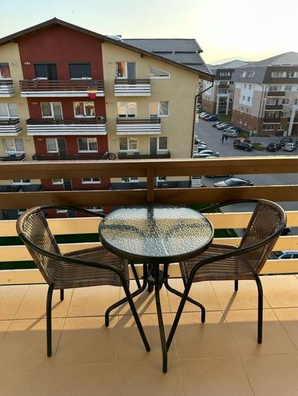 Apartament cu 2 camere semidecomandat în Sânpetru