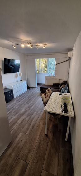 Apartament cu 2 camere semidecomandat în Iancului