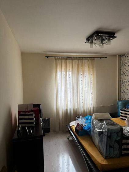 Apartament cu 3 camere decomandat, mobilat în Drumul Taberei