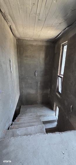 Casă cu 4 camere cu Teren 225 Mp în Berceni