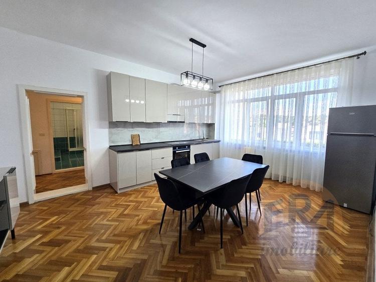 Apartament cu 3 camere decomandat, mobilat în Spitalul Județean