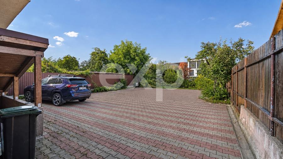 Apartament cu 3 camere decomandat în Tractorul