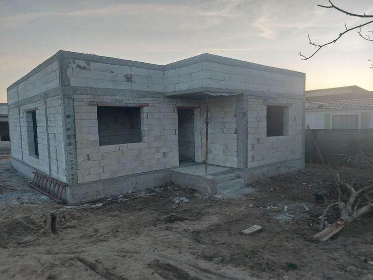 Casă cu 2 camere în Ișalnița