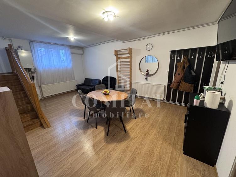 Apartament cu 3 camere semidecomandat, mobilat în Central