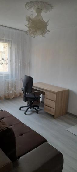 Apartament cu 3 camere decomandat în Tineretului