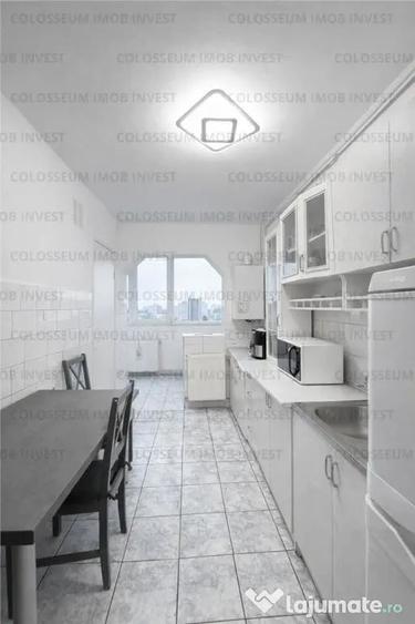 Apartament cu 3 camere decomandat în Calea București