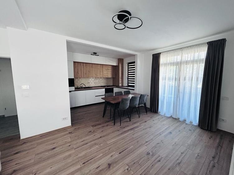Apartament cu 3 camere decomandat în Ciarda Roșie