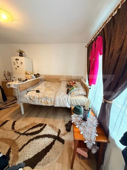 Casă individuală cu 6 camere cu Canalizare în Schei