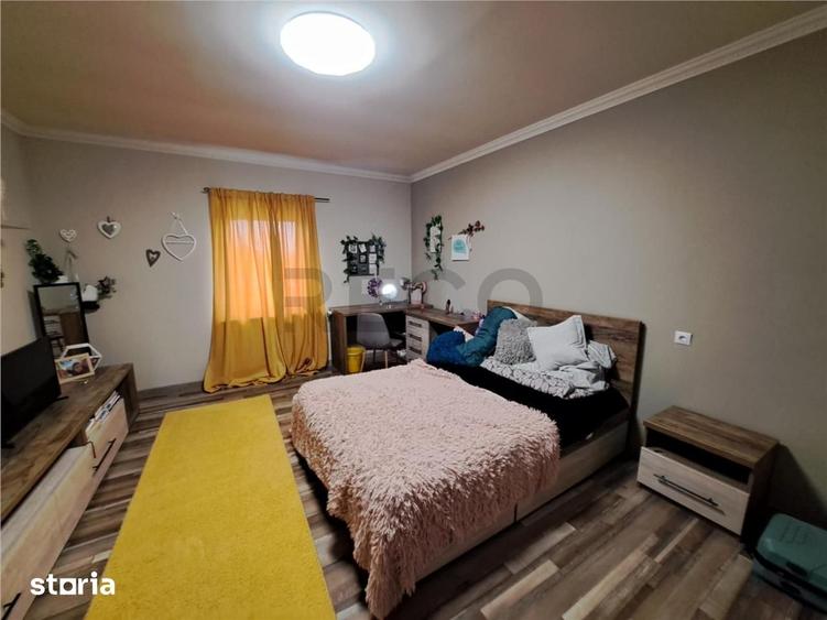 Casă cu 8 camere cu Teren 500 Mp în Central