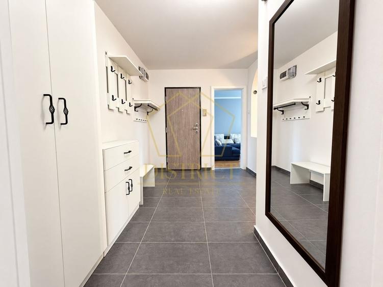 Apartament cu 3 camere semidecomandat, mobilat în Lipovei