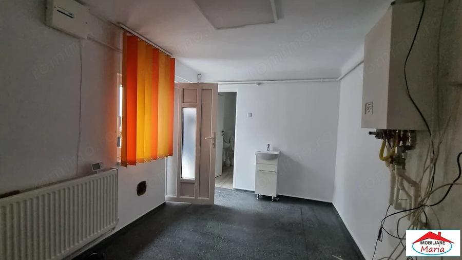 Casă cu 2 camere cu Canalizare în Central