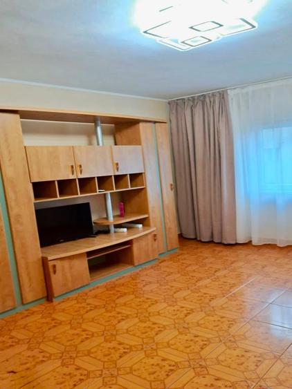 Apartament cu 3 camere decomandat în Nerva Traian
