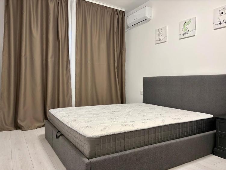 Apartament cu 3 camere decomandat, mobilat în Păcii