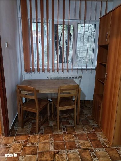 Garsonieră decomandată în Rahova