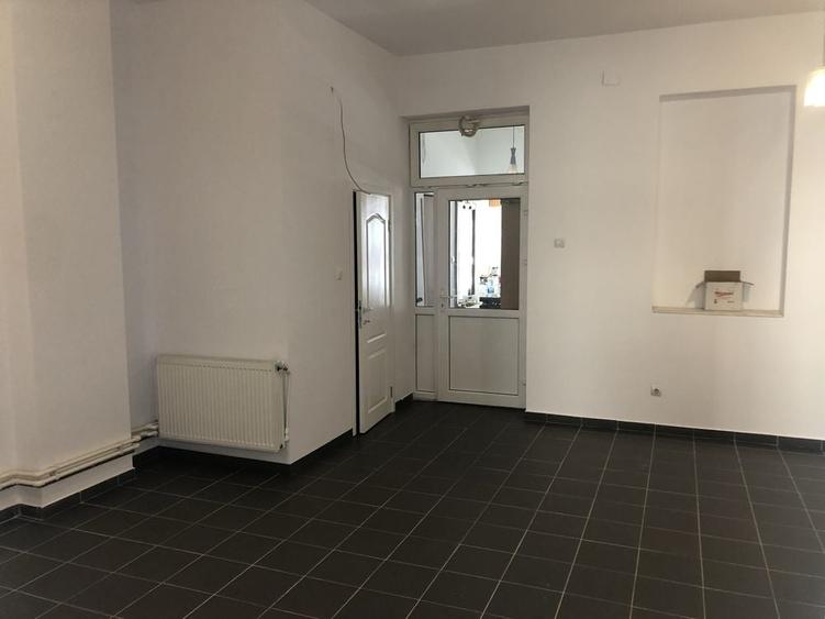Spațiu comercial, de 50 mp, în Central