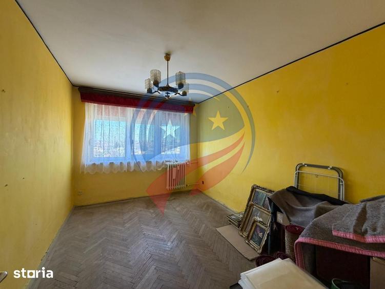Apartament cu 3 camere decomandat în Valea Rosie