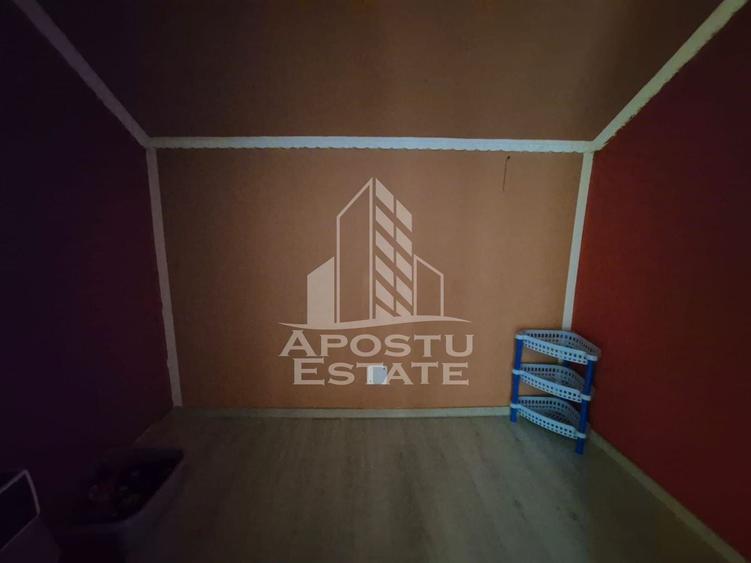Casă individuală cu 6 camere cu Canalizare în Central