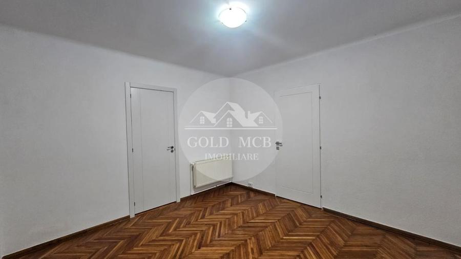 Apartament cu 4 camere circular în Capitale