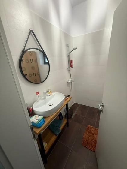 Casă individuală cu 3 camere cu Canalizare în Central