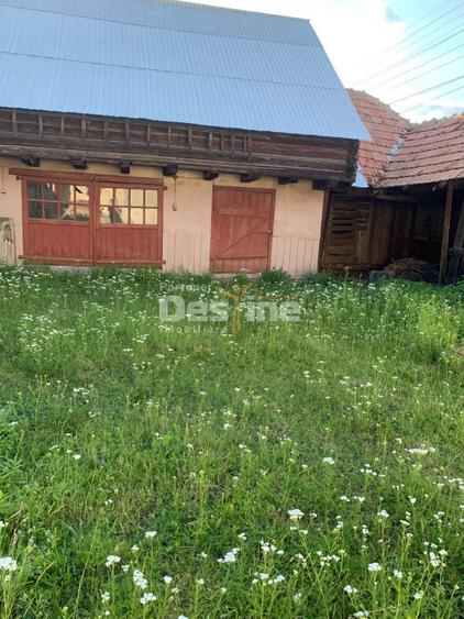 Casă cu 5 camere cu Teren 2793 Mp în Brusturoasa