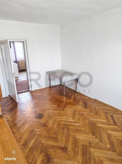 Garsonieră decomandată în Central