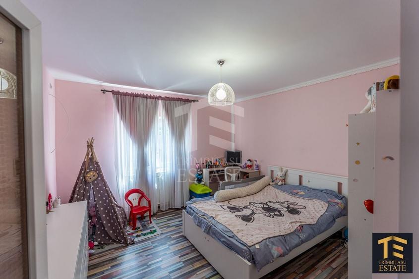 Casă individuală cu 6 camere cu Canalizare în Nord