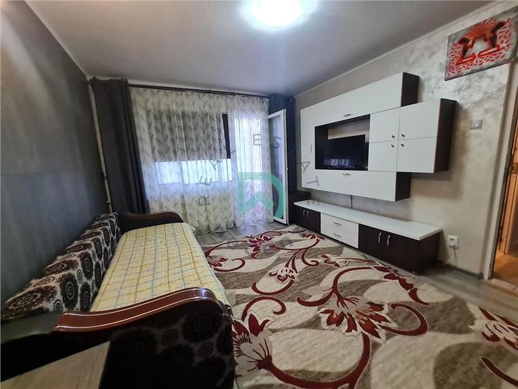 Garsonieră decomandată, mobilată în Astra