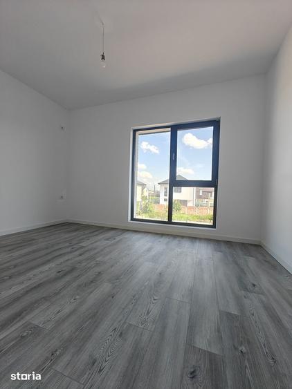 Casă cu 5 camere cu Teren 210 Mp în Ghencea