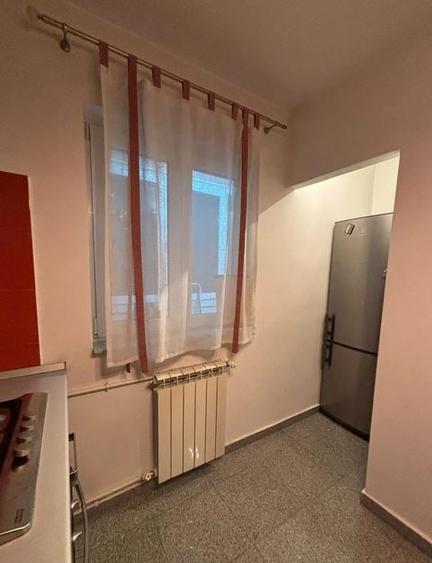 Apartament cu 3 camere decomandat, mobilat în Tineretului