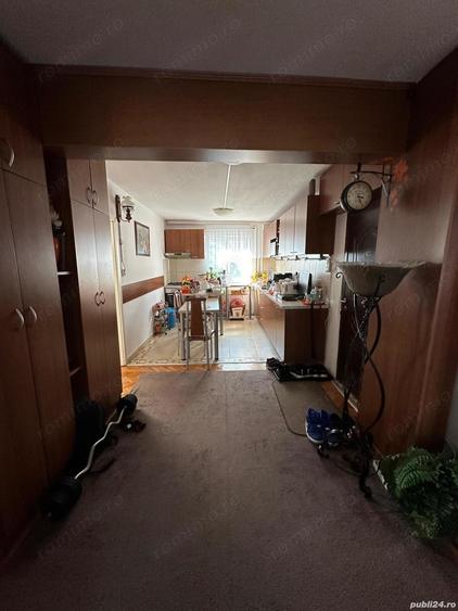 Apartament cu 4 camere decomandat în P-ța Unirii