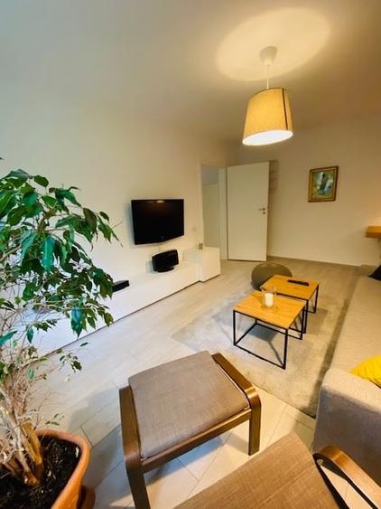 Apartament cu 2 camere decomandat, mobilat în Politehnica