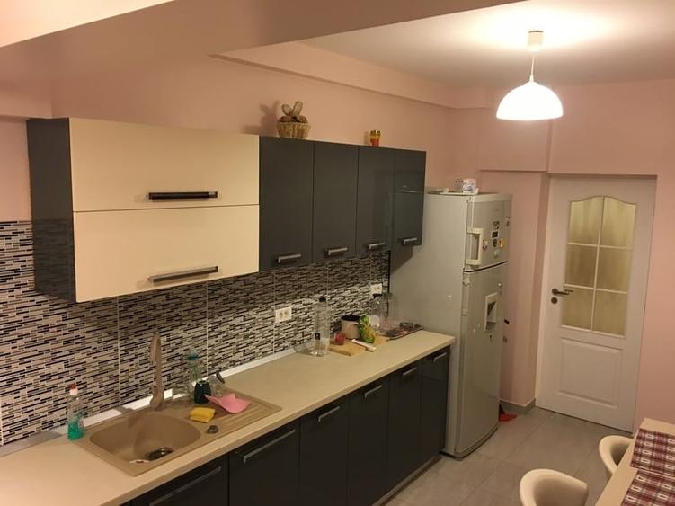 Apartament cu 3 camere decomandat în Ghencea