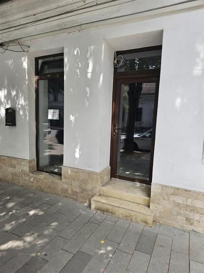 Spațiu comercial, de 50 mp, în Central