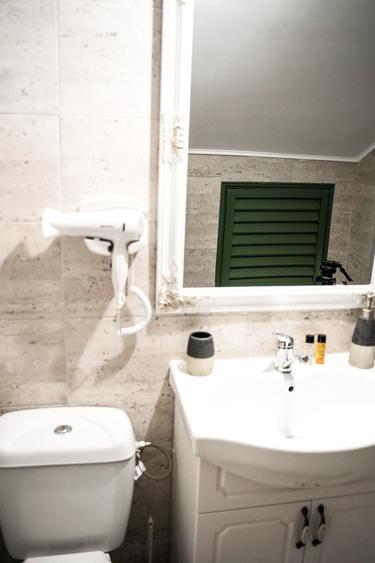 Casă cu 3 camere decomandat cu Teren 300 Mp în Palazu Mare