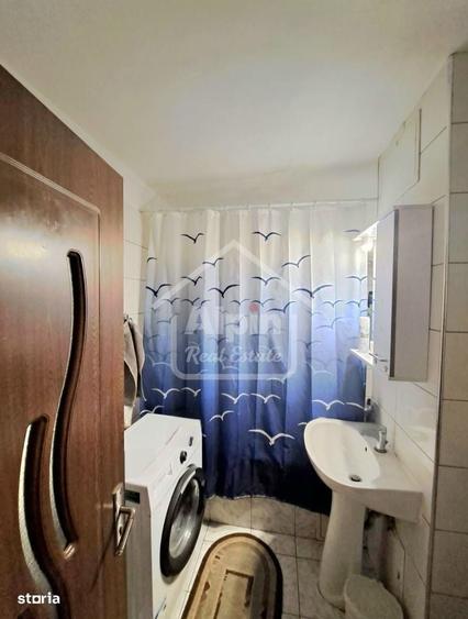 Apartament cu 3 camere decomandat în Dârste