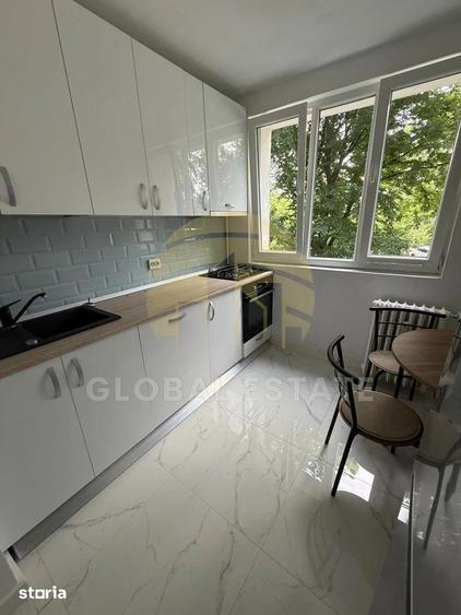 Apartament cu 3 camere semidecomandat în Drumul Taberei