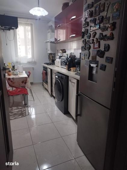 Apartament cu 3 camere decomandat în Ghencea