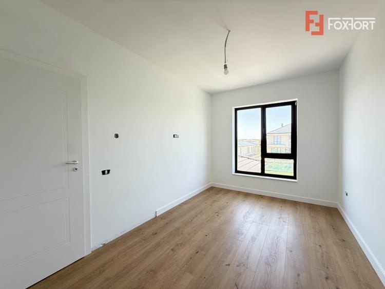Duplex cu 5 camere cu Canalizare în Dumbrăvița