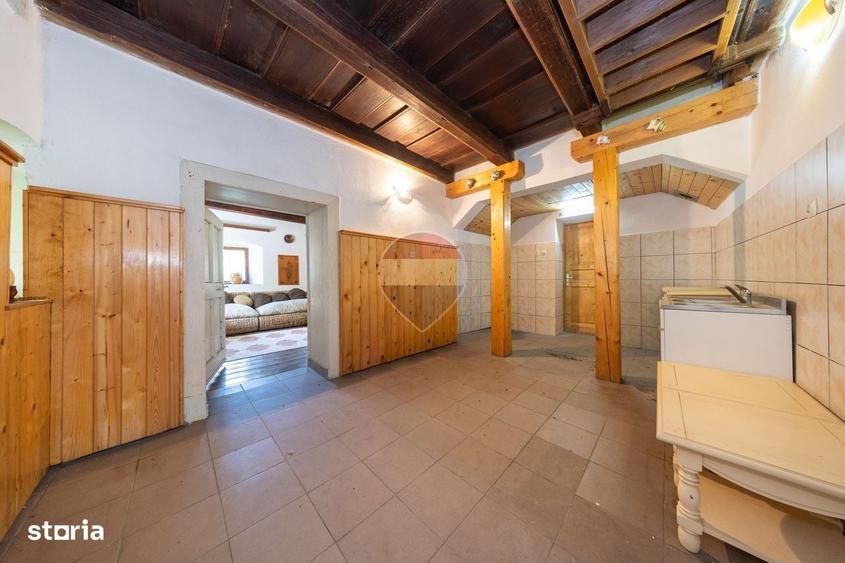 Casă cu 3 camere cu Teren 1646 Mp în Bicfalău