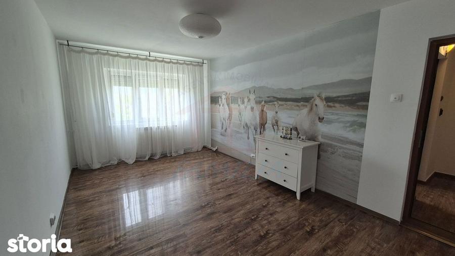 Vanzare apartament 3 camere micro 16 , 60mp, pret 78.000E (negociabil) - 2
