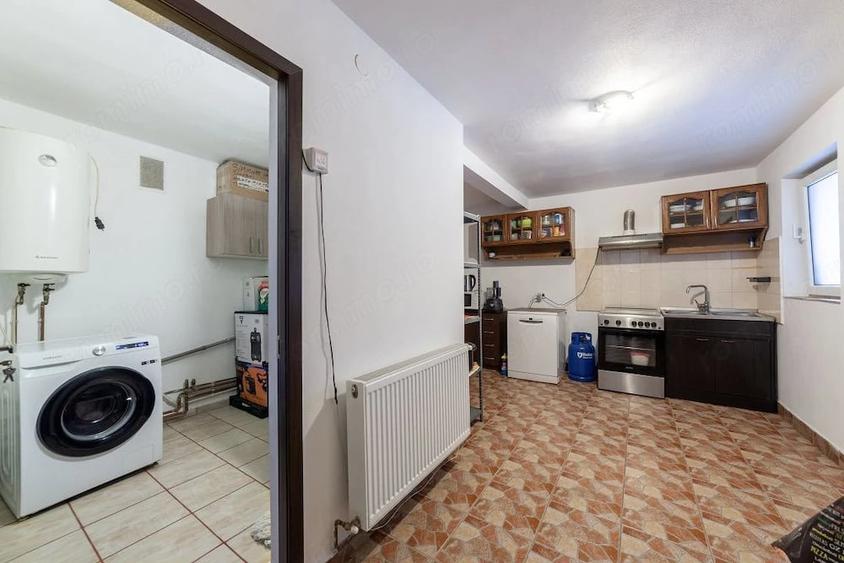 Casă cu 5 camere cu Teren 1044 Mp în Căteasca