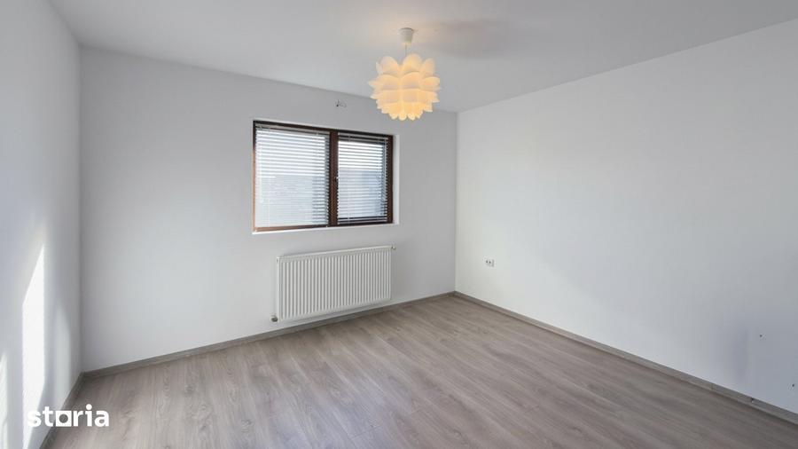 Casă cu 5 camere cu Teren 1876 Mp în Săbăreni
