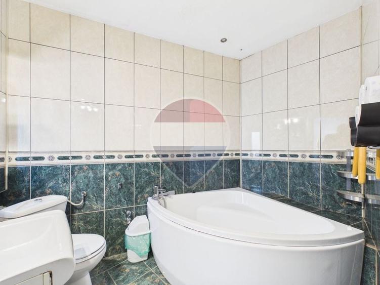 Apartament cu 5 camere semidecomandat, mobilat în Moșilor