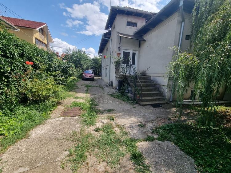 Casă individuală cu 4 camere cu Teren 720 Mp în Cetate